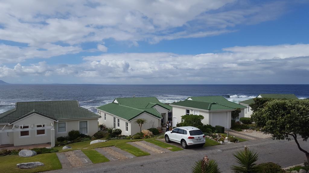 Whale View Self Catering Apartment Hermanus Buitenkant foto