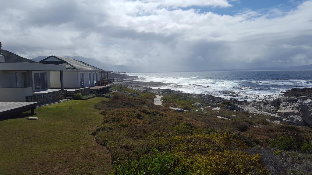 Whale View Self Catering Apartment Hermanus Buitenkant foto