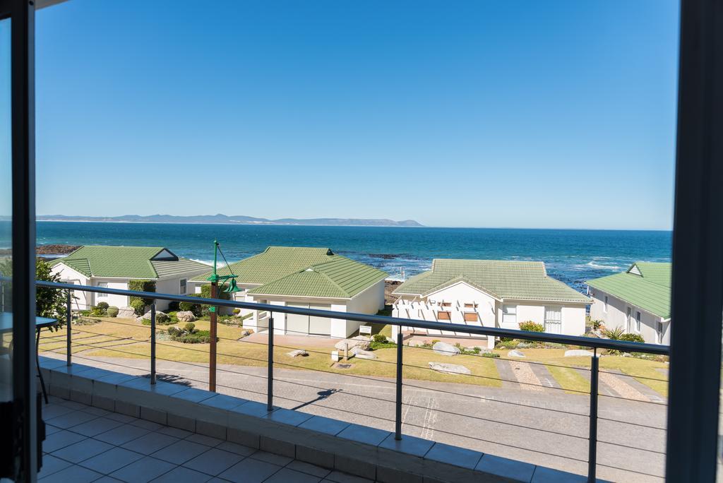 Whale View Self Catering Apartment Hermanus Buitenkant foto