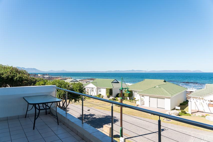 Whale View Self Catering Apartment Hermanus Buitenkant foto